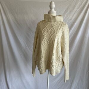 Abercrombie and Fitch Cozy Cream Cable Knit Turtleneck Sweater